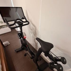 Peloton Black Indoor Exercise Bike with Touchscreen